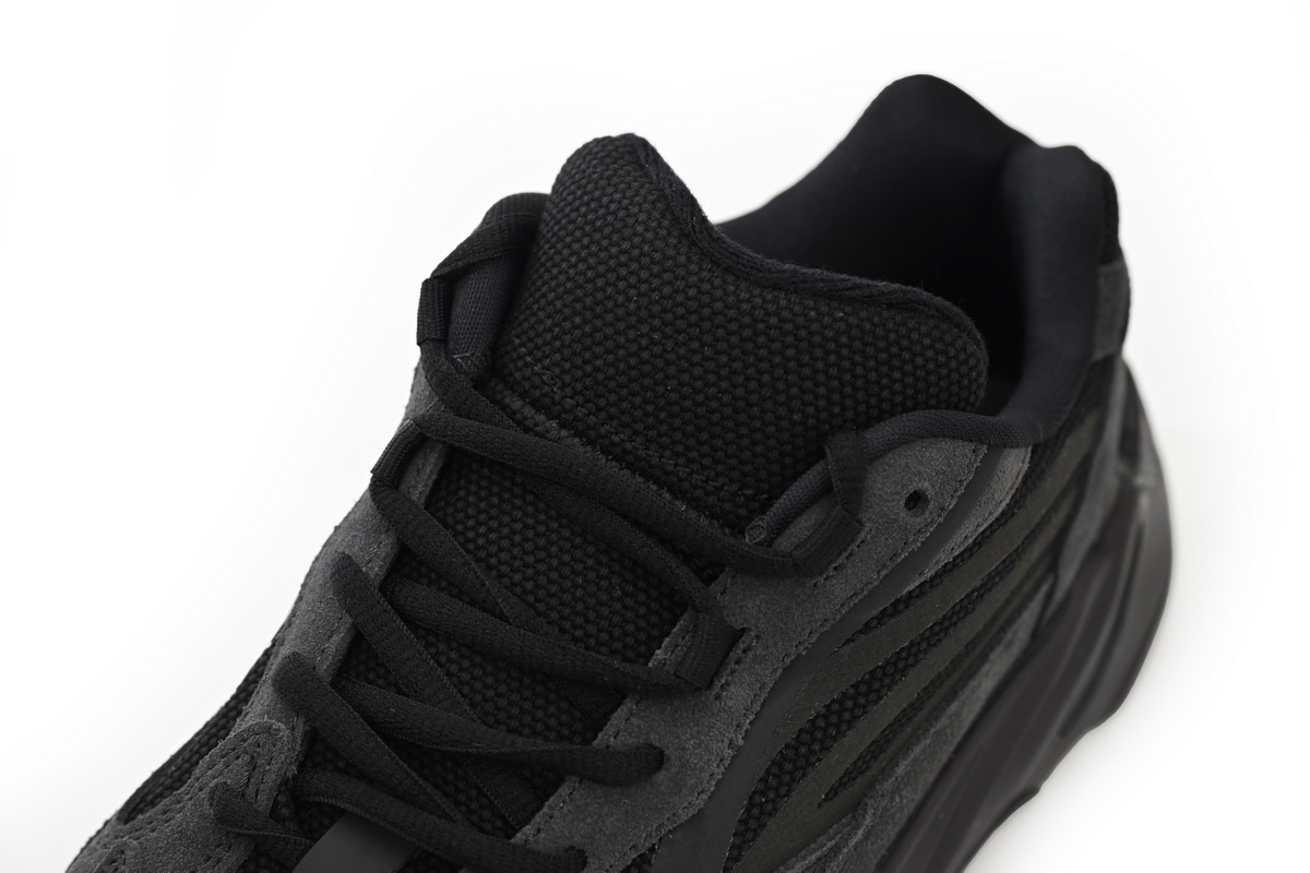 adidas Yeezy Boost 700 V2 Vanta - Image 5
