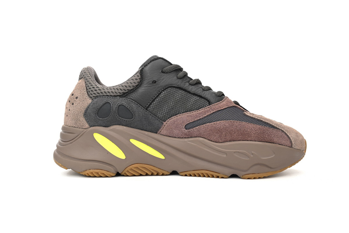 adidas Yeezy Boost 700 Mauve - Image 2