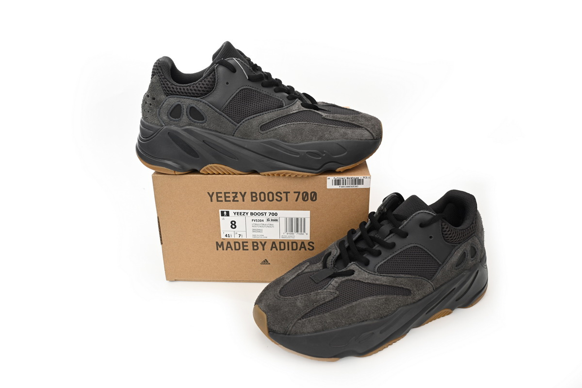 adidas Yeezy Boost 700 Utility Black - Image 3