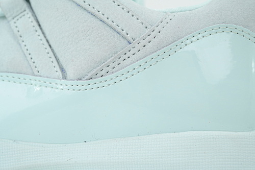 Air Jordan 11 Retro Low Limited Edition - Image 10