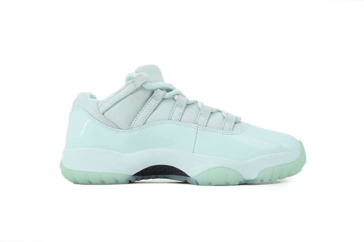 Air Jordan 11 Retro Low Limited Edition - Image 2